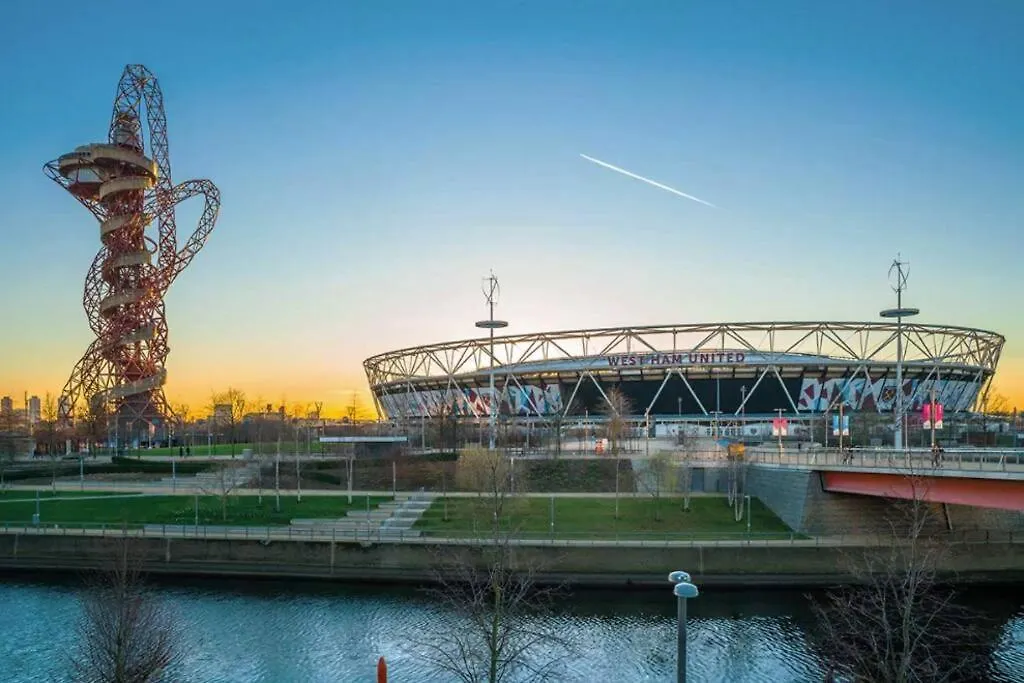 Lovely 3 Bedroom Serviced Apartment In Leytonstone Londres 0*,  Reino Unido