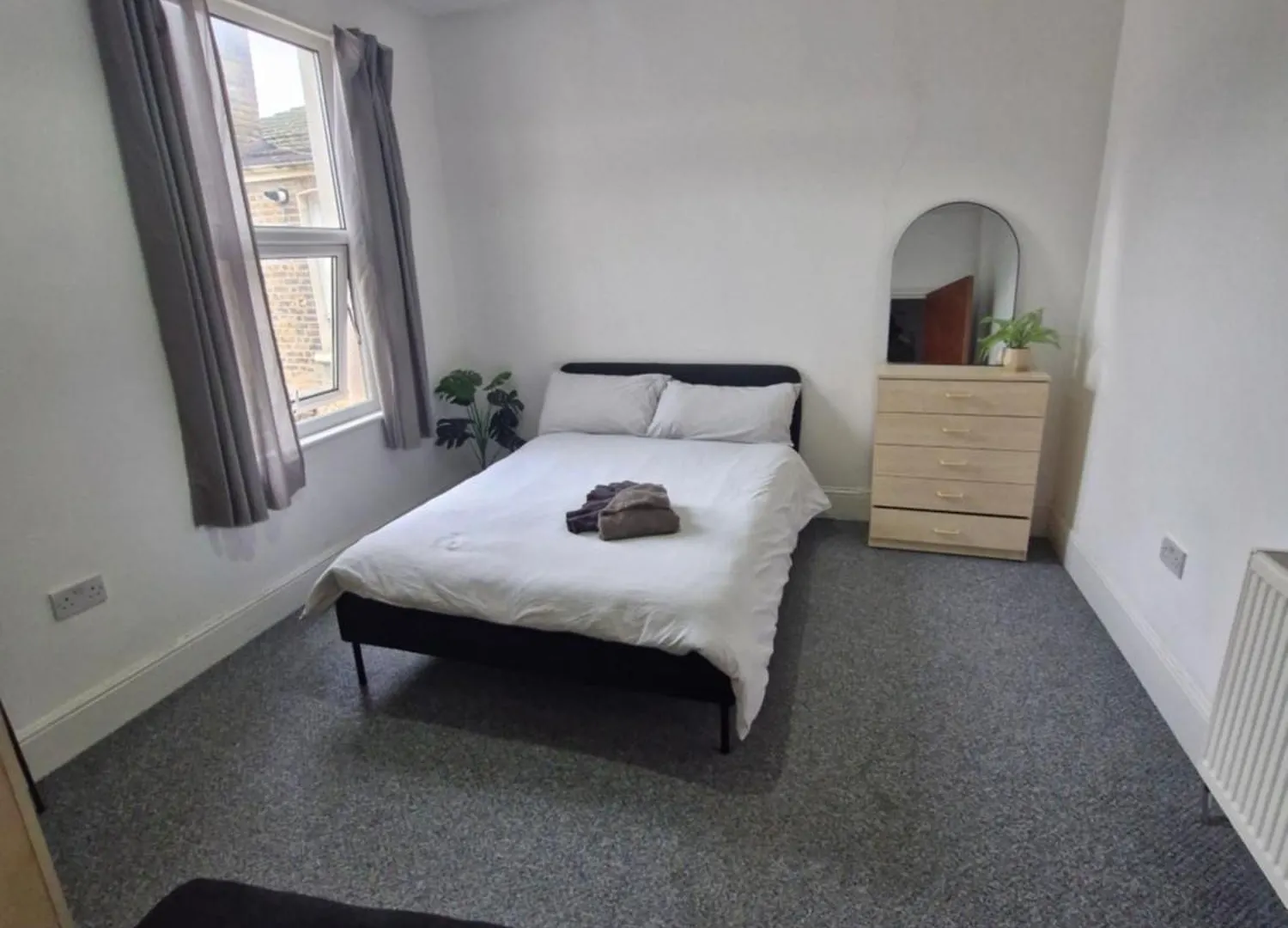 Lovely 3 Bedroom Serviced Apartment In Leytonstone Londres 0*,